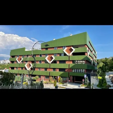 Studio Apartment Tiran